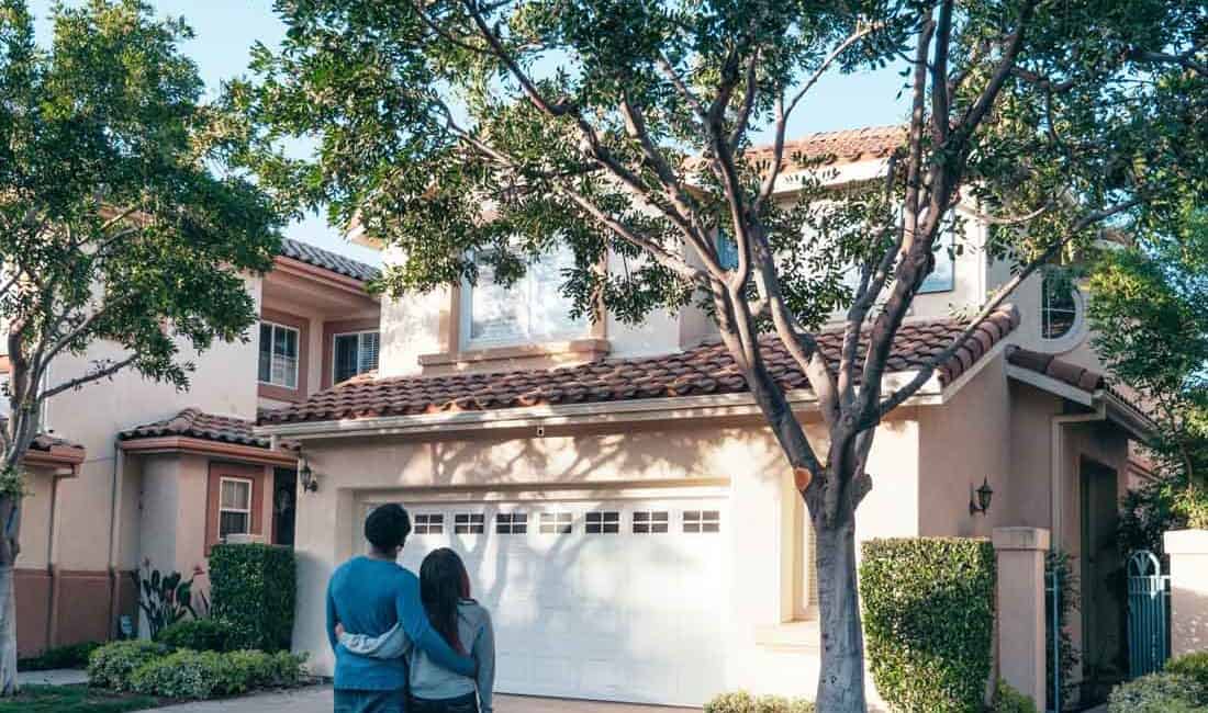 rent or buy home